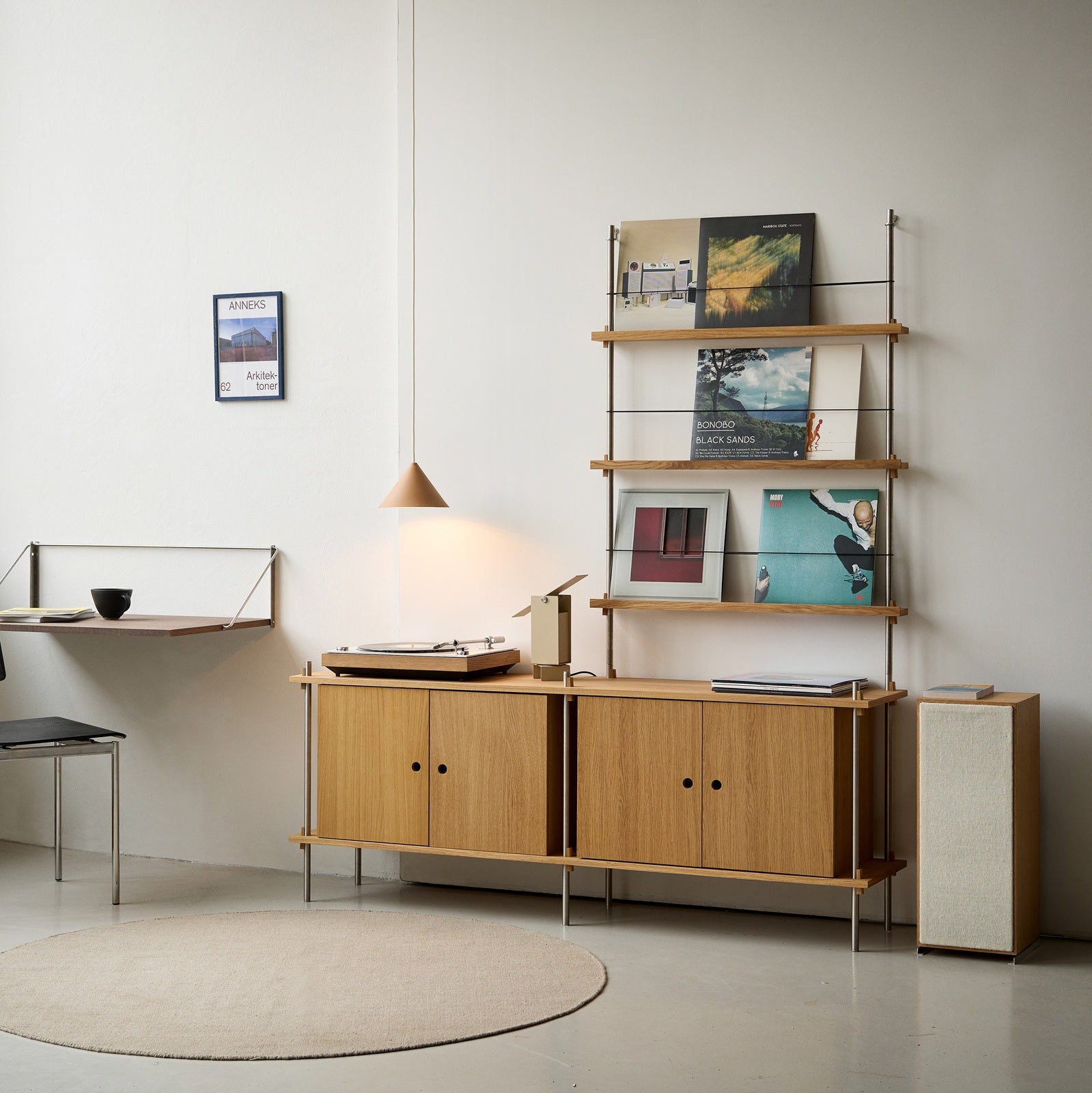 MOEBE Shelving System – floor-standing record storage